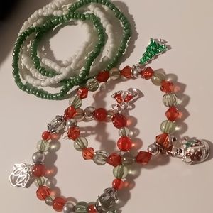 8 expandable seed bead Christmas bracelets with charms